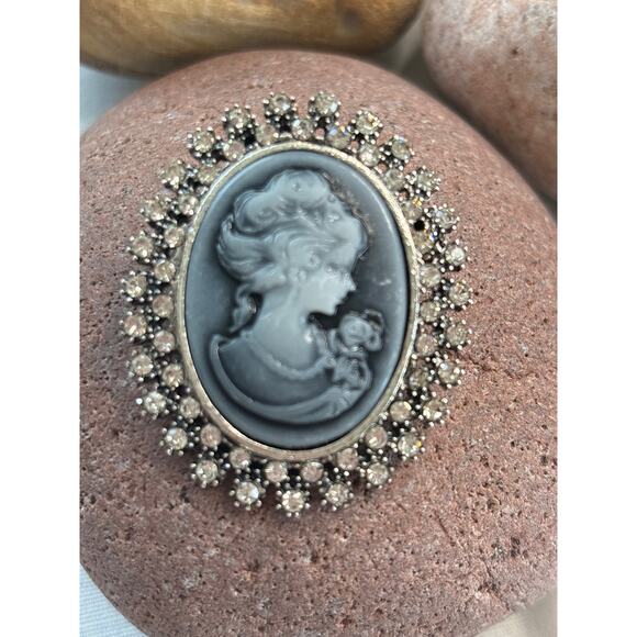 Vintage Inspired Champagne Crystal Cameo In Bronze Tone Metal - Picture 1 of 6